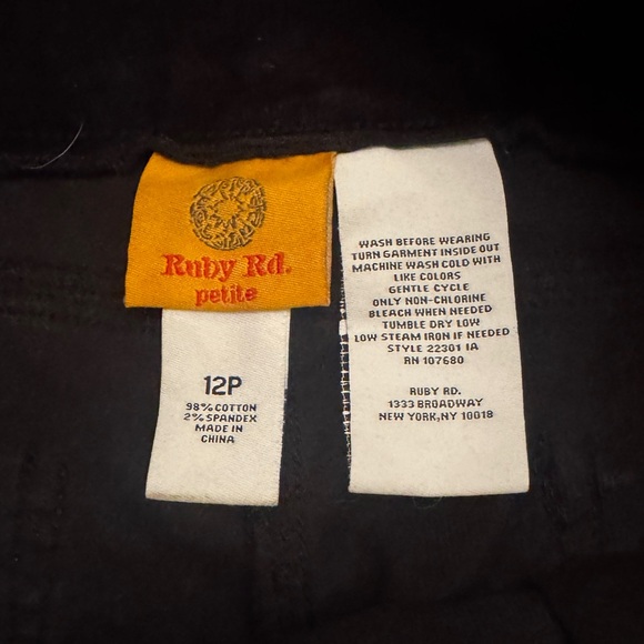 Ruby Rd. | Women’s Petite Black Pull-On Straight Leg Corduroy Pants Size 12P - Picture 7 of 8